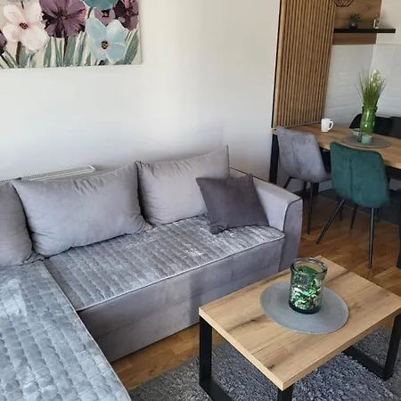 Adam Apartment *