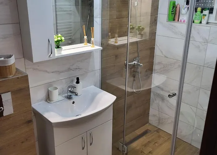 Adam Διαμέρισμα