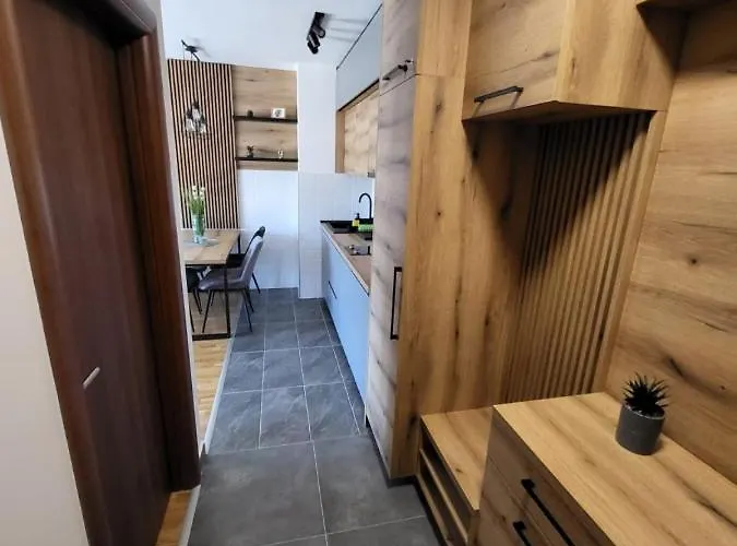 Adam Διαμέρισμα *