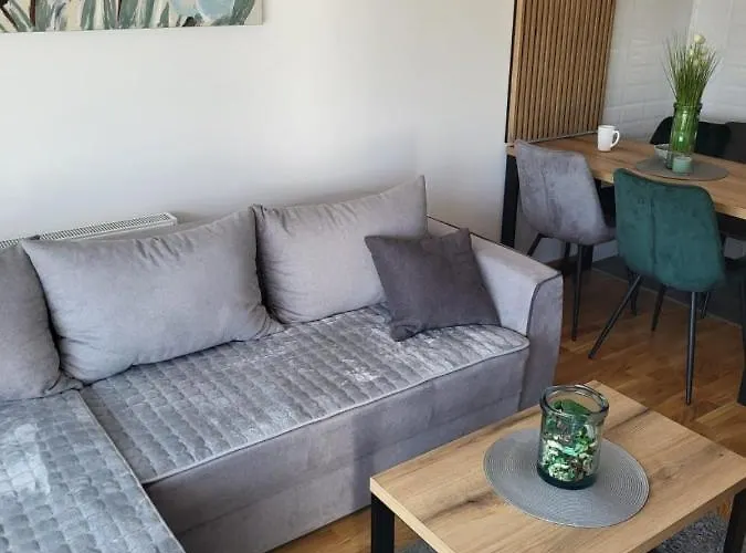 Adam Διαμέρισμα *